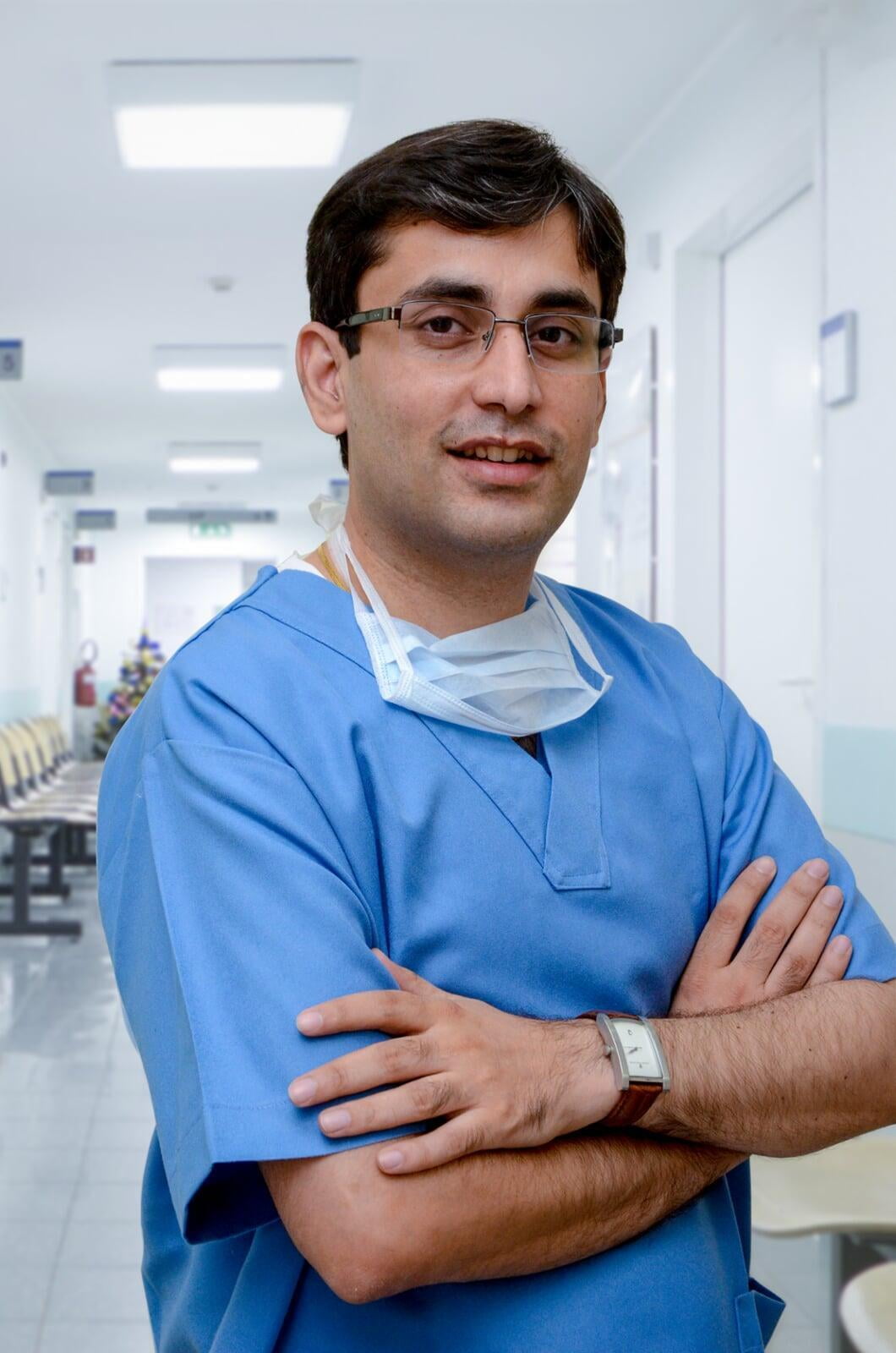 Dr Mohit Dhawan- Prosthodontist & Implantologist