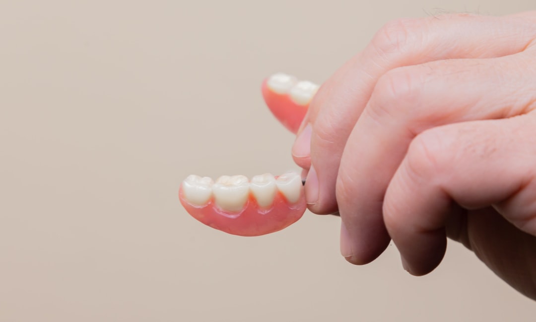 Are Dentures better or Dental implants?